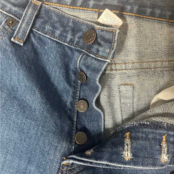 ABERCROMBIE &FITCH, 6R, BUTTON FLY, FLARE, 5 POCKET JEANS. - Picture 2 of 10